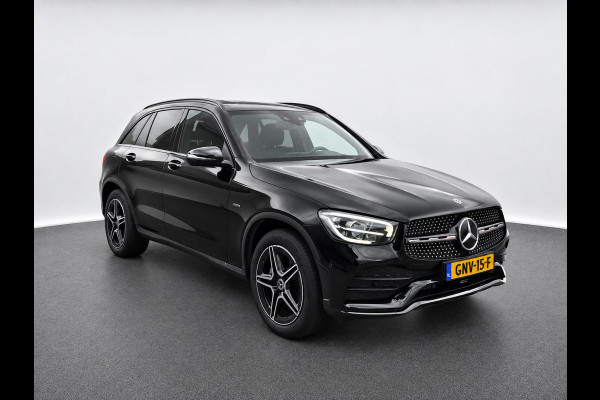Mercedes-Benz GLC 300e 4MATIC Business Solution AMG Navigatie Apple CarPlay Android Auto 360° camera Parkeerhulp Cruise Control Full Led Stoelverwarming Elektrische achterklep Climate Control Lichtmetalen velgen