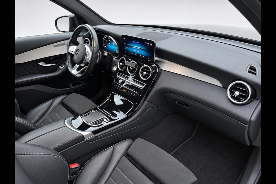 Mercedes-Benz GLC 300e 4MATIC Business Solution AMG Navigatie Apple CarPlay Android Auto 360° camera Parkeerhulp Cruise Control Full Led Stoelverwarming Elektrische achterklep Climate Control Lichtmetalen velgen