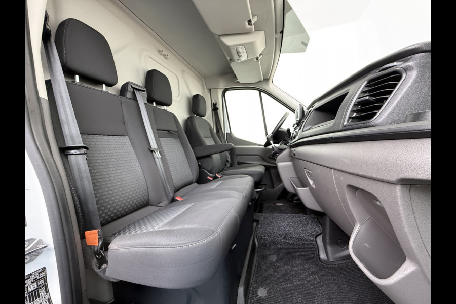 Ford Transit 350 2.0TDCI 130PK Euro 6 L3H2 3-Persoons Camera Stoelverwarming Airco Cruise Control Bluetooth Pdc Voorruit verwarmbaar Wandbetimmering Schuifdeur Wifi Dealeronderhouden