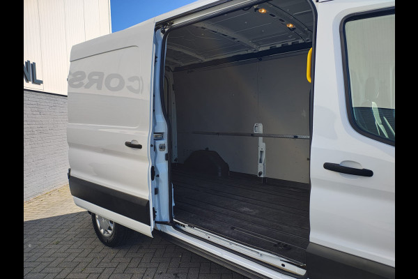 Ford Transit 350 2.0TDCI 130PK Euro 6 L3H2 3-Persoons Camera Stoelverwarming Airco Cruise Control Bluetooth Pdc Voorruit verwarmbaar Wandbetimmering Schuifdeur Wifi Dealeronderhouden