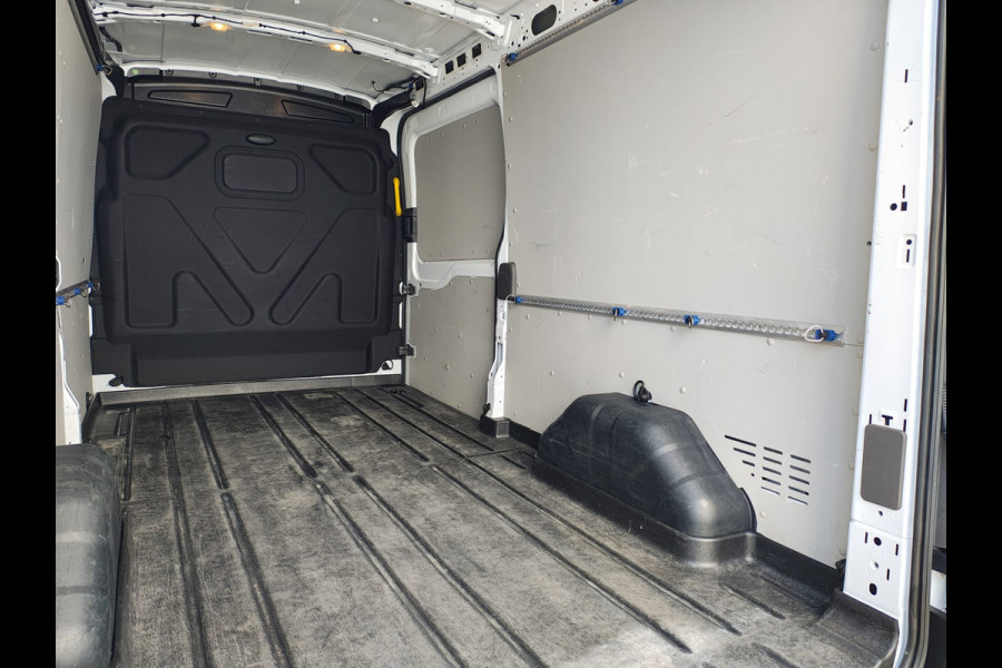 Ford Transit 350 2.0TDCI 130PK Euro 6 L3H2 3-Persoons Camera Stoelverwarming Airco Cruise Control Bluetooth Pdc Voorruit verwarmbaar Wandbetimmering Schuifdeur Wifi Dealeronderhouden