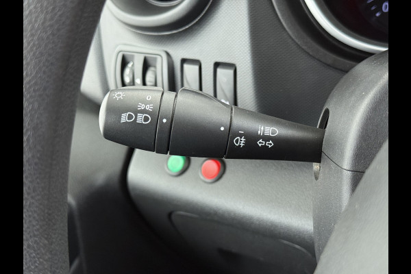 Renault Trafic 2.0DCi 120PK T29 Euro 6 3-Persoons 2X Schuifdeur Trekhaak Navi Airco Bluetooth Cruise Control DAB L1H1 Betonplex vloer Wandbetimmering 2.000KG Trekgewicht 1e Eigenaar Origineel Nederlandse Auto