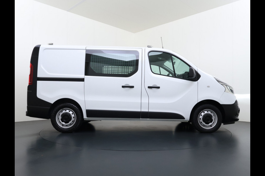 Renault Trafic 2.0DCi 120PK T29 Euro 6 3-Persoons 2X Schuifdeur Trekhaak Navi Airco Bluetooth Cruise Control DAB L1H1 Betonplex vloer Wandbetimmering 2.000KG Trekgewicht 1e Eigenaar Origineel Nederlandse Auto