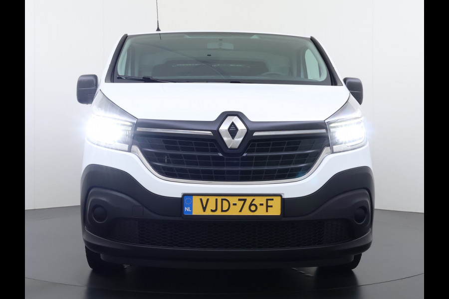 Renault Trafic 2.0DCi 120PK T29 Euro 6 3-Persoons 2X Schuifdeur Trekhaak Navi Airco Bluetooth Cruise Control DAB L1H1 Betonplex vloer Wandbetimmering 2.000KG Trekgewicht 1e Eigenaar Origineel Nederlandse Auto