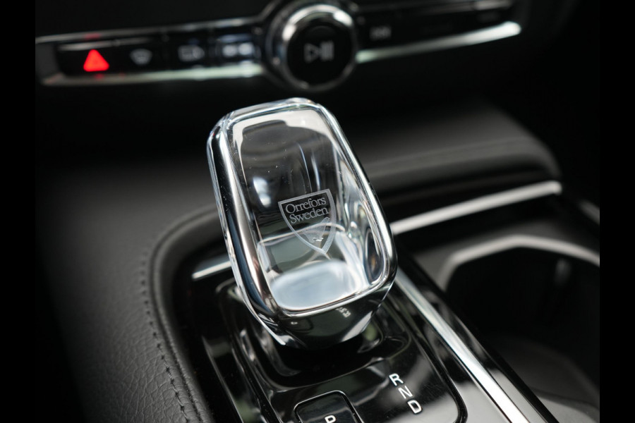 Volvo V60 T6 Recharge AWD Inscription PHEV 340pk Dealer O.H | Trekhaak Af Fabriek | Panodak | Adaptive Cruise | Harman / Kardon | 360 Camera | Lederen Sportstoelen Memory & Verwarmd | Stuurverwarming | Blis | Keyless | Apple Carplay | Virtual | Navigatie | DAB | 19"L.M | Plug In Hybrid