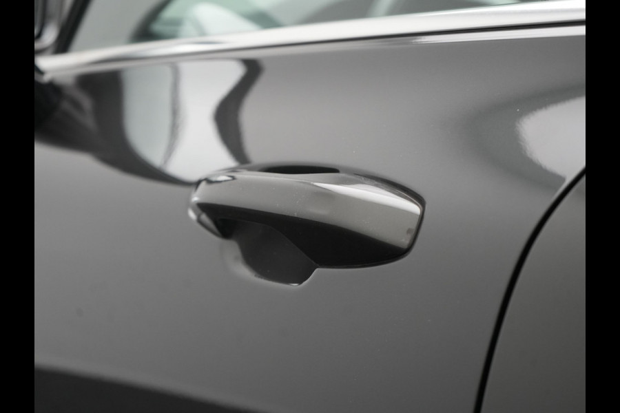 Volvo V60 T6 Recharge AWD Inscription PHEV 340pk Dealer O.H | Trekhaak Af Fabriek | Panodak | Adaptive Cruise | Harman / Kardon | 360 Camera | Lederen Sportstoelen Memory & Verwarmd | Stuurverwarming | Blis | Keyless | Apple Carplay | Virtual | Navigatie | DAB | 19"L.M | Plug In Hybrid