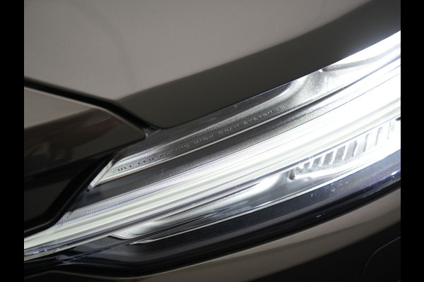 Volvo V60 T6 Recharge AWD Inscription PHEV 340pk Dealer O.H | Trekhaak Af Fabriek | Panodak | Adaptive Cruise | Harman / Kardon | 360 Camera | Lederen Sportstoelen Memory & Verwarmd | Stuurverwarming | Blis | Keyless | Apple Carplay | Virtual | Navigatie | DAB | 19"L.M | Plug In Hybrid