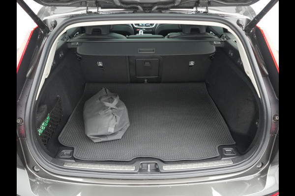 Volvo V60 T6 Recharge AWD Inscription PHEV 340pk Dealer O.H | Trekhaak Af Fabriek | Panodak | Adaptive Cruise | Harman / Kardon | 360 Camera | Lederen Sportstoelen Memory & Verwarmd | Stuurverwarming | Blis | Keyless | Apple Carplay | Virtual | Navigatie | DAB | 19"L.M | Plug In Hybrid