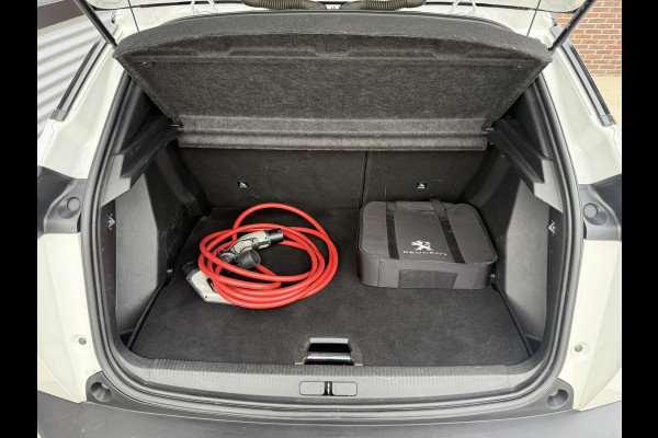 Peugeot e-2008 EV GT Pack 50 kWh 1e Eigenaar|Navi|Schuifdak|Stoelverw|Camera|i-Cockpit|Clima|Cruise|N.A.P|APK tot 08-2027