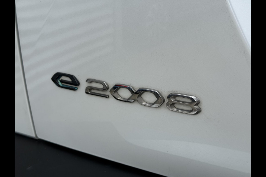 Peugeot e-2008 EV GT Pack 50 kWh 1e Eigenaar|Navi|Schuifdak|Stoelverw|Camera|i-Cockpit|Clima|Cruise|N.A.P|APK tot 08-2027