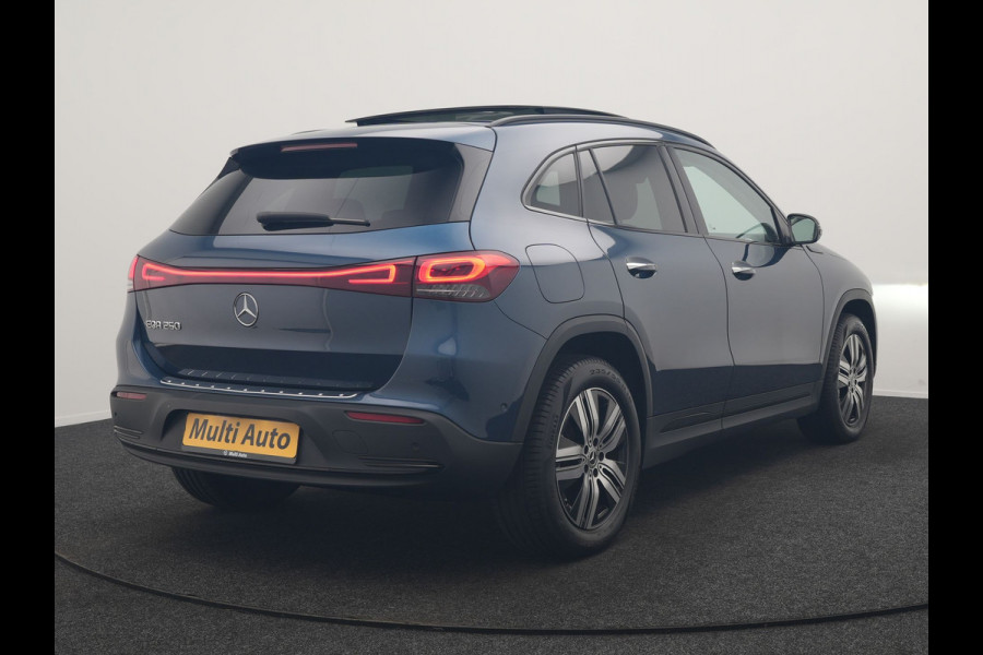 Mercedes-Benz EQA 250 Business Solution Luxury 67 kWh 190pk Dealer O.H | Trekhaak Af Fabriek | Panodak | Camera | Sportstoelen Verwarmd | Head Up | Keyless | Blis | Sfeerverlichting | DAB | Park Assist | Navigatie | 18"L.M
