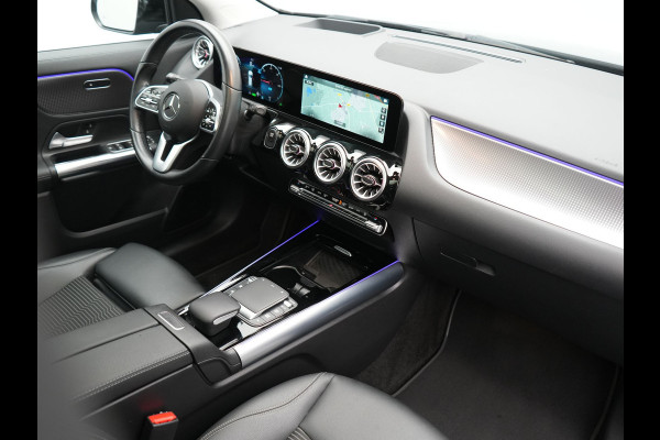 Mercedes-Benz EQA 250 Business Solution Luxury 67 kWh 190pk Dealer O.H | Trekhaak Af Fabriek | Panodak | Camera | Sportstoelen Verwarmd | Head Up | Keyless | Blis | Sfeerverlichting | DAB | Park Assist | Navigatie | 18"L.M