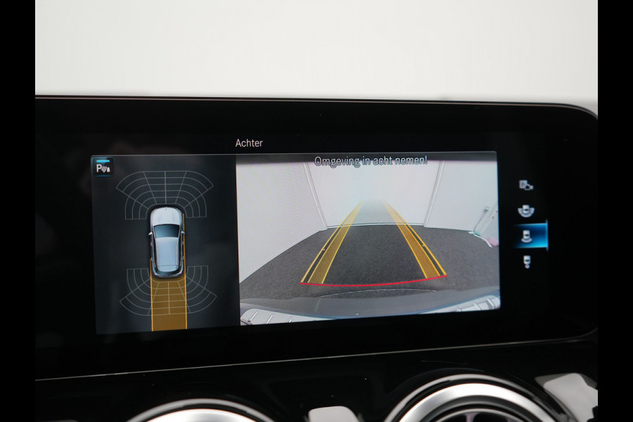Mercedes-Benz EQA 250 Business Solution Luxury 67 kWh 190pk Dealer O.H | Trekhaak Af Fabriek | Panodak | Camera | Sportstoelen Verwarmd | Head Up | Keyless | Blis | Sfeerverlichting | DAB | Park Assist | Navigatie | 18"L.M