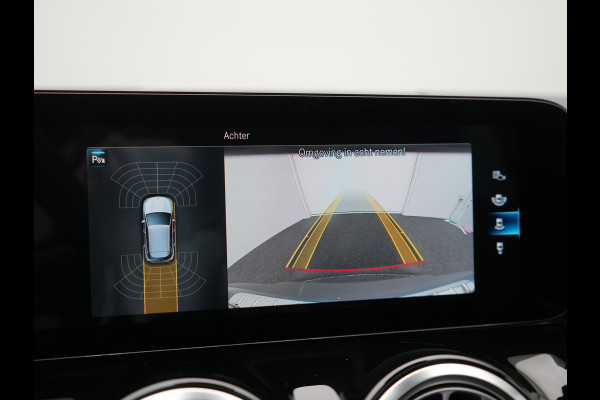 Mercedes-Benz EQA 250 Business Solution Luxury 67 kWh 190pk Dealer O.H | Trekhaak Af Fabriek | Panodak | Camera | Sportstoelen Verwarmd | Head Up | Keyless | Blis | Sfeerverlichting | DAB | Park Assist | Navigatie | 18"L.M