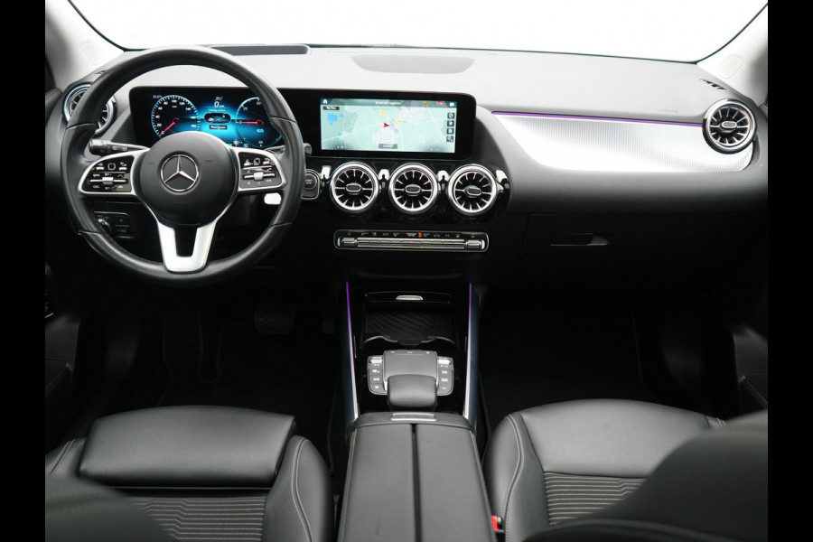 Mercedes-Benz EQA 250 Business Solution Luxury 67 kWh 190pk Dealer O.H | Trekhaak Af Fabriek | Panodak | Camera | Sportstoelen Verwarmd | Head Up | Keyless | Blis | Sfeerverlichting | DAB | Park Assist | Navigatie | 18"L.M