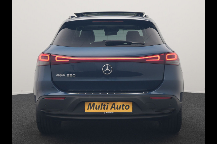 Mercedes-Benz EQA 250 Business Solution Luxury 67 kWh 190pk Dealer O.H | Trekhaak Af Fabriek | Panodak | Camera | Sportstoelen Verwarmd | Head Up | Keyless | Blis | Sfeerverlichting | DAB | Park Assist | Navigatie | 18"L.M