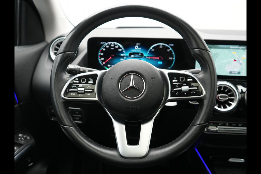 Mercedes-Benz EQA 250 Business Solution Luxury 67 kWh 190pk Dealer O.H | Trekhaak Af Fabriek | Panodak | Camera | Sportstoelen Verwarmd | Head Up | Keyless | Blis | Sfeerverlichting | DAB | Park Assist | Navigatie | 18"L.M