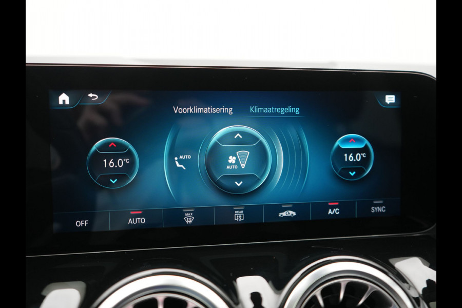 Mercedes-Benz EQA 250 Business Solution Luxury 67 kWh 190pk Dealer O.H | Trekhaak Af Fabriek | Panodak | Camera | Sportstoelen Verwarmd | Head Up | Keyless | Blis | Sfeerverlichting | DAB | Park Assist | Navigatie | 18"L.M