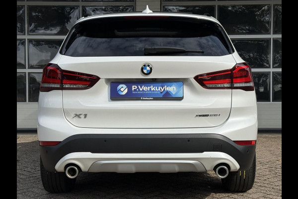 BMW X1 xDrive25i X LINE | PANORAMA | NAVIGATIE PLUS | STOELVERWARMING | CAMERA | HEAD UP |