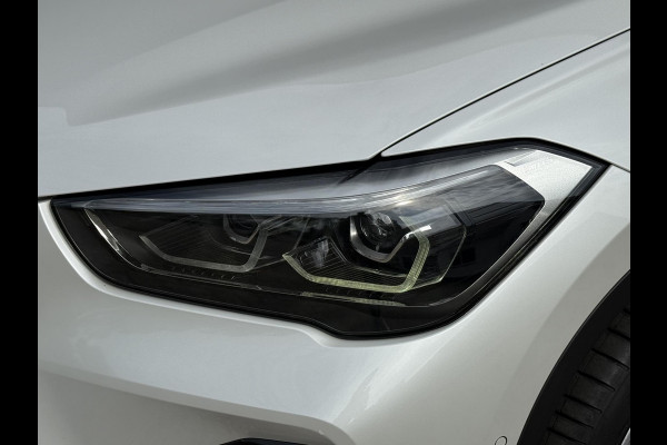 BMW X1 xDrive25i X LINE | PANORAMA | NAVIGATIE PLUS | STOELVERWARMING | CAMERA | HEAD UP |