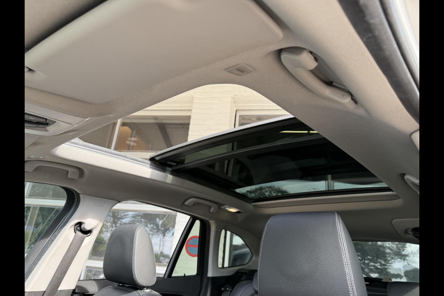 BMW X1 xDrive25i X LINE | PANORAMA | NAVIGATIE PLUS | STOELVERWARMING | CAMERA | HEAD UP |