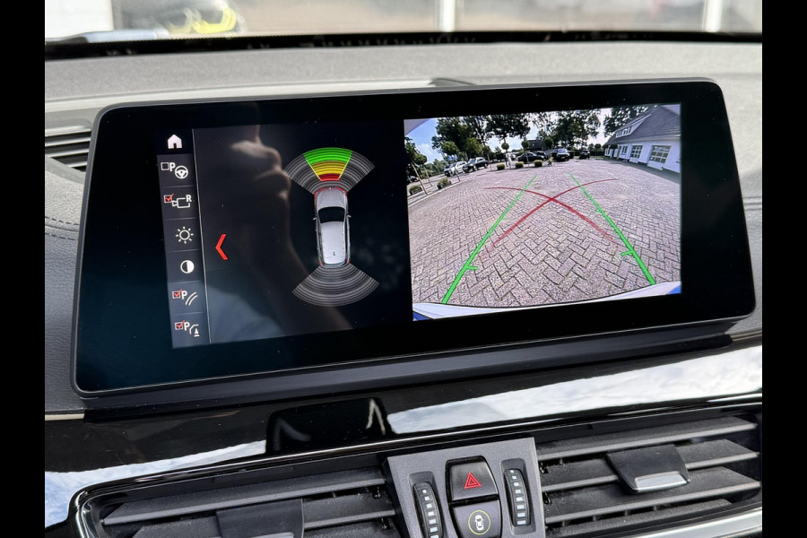 BMW X1 xDrive25i X LINE | PANORAMA | NAVIGATIE PLUS | STOELVERWARMING | CAMERA | HEAD UP |