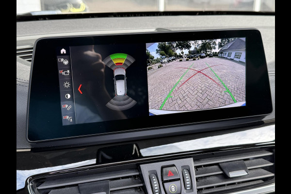 BMW X1 xDrive25i X LINE | PANORAMA | NAVIGATIE PLUS | STOELVERWARMING | CAMERA | HEAD UP |