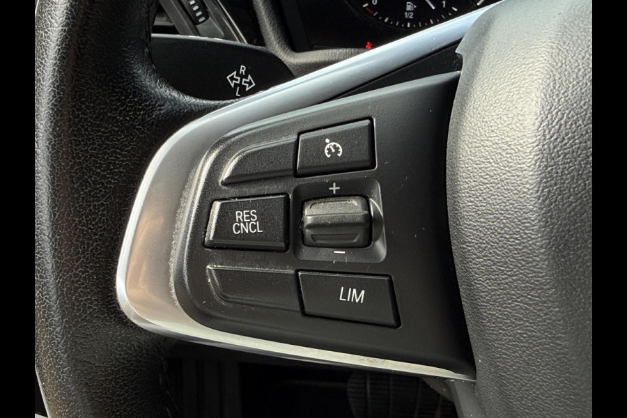 BMW X1 xDrive25i X LINE | PANORAMA | NAVIGATIE PLUS | STOELVERWARMING | CAMERA | HEAD UP |