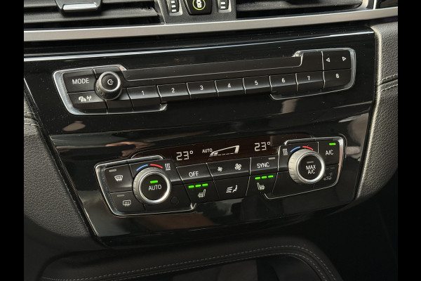 BMW X1 xDrive25i X LINE | PANORAMA | NAVIGATIE PLUS | STOELVERWARMING | CAMERA | HEAD UP |