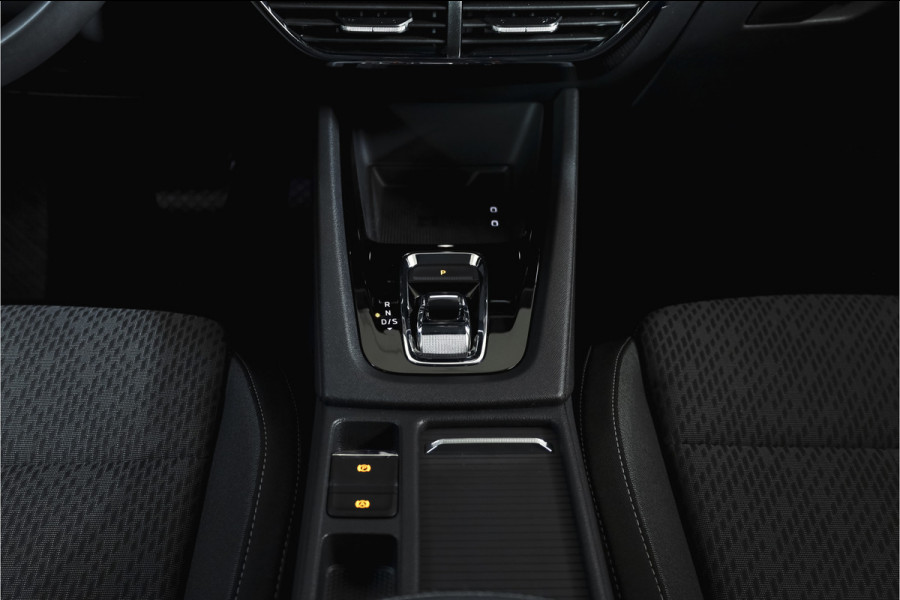 Škoda Octavia Combi 1.4 TSI iV PHEV Business Edition Plus | Org. NL | Afn. Trekhaak | Apple CarPlay | ACC | Navi | Stoel- & Stuurverwarming | PDC V+A | Camera | 18" |