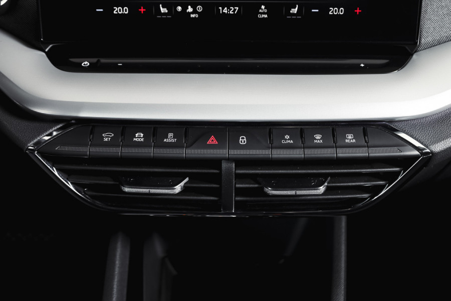Škoda Octavia Combi 1.4 TSI iV PHEV Business Edition Plus | Org. NL | Afn. Trekhaak | Apple CarPlay | ACC | Navi | Stoel- & Stuurverwarming | PDC V+A | Camera | 18" |
