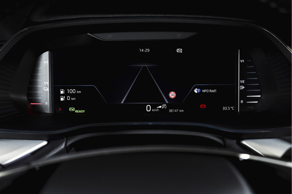 Škoda Octavia Combi 1.4 TSI iV PHEV Business Edition Plus | Org. NL | Afn. Trekhaak | Apple CarPlay | ACC | Navi | Stoel- & Stuurverwarming | PDC V+A | Camera | 18" |