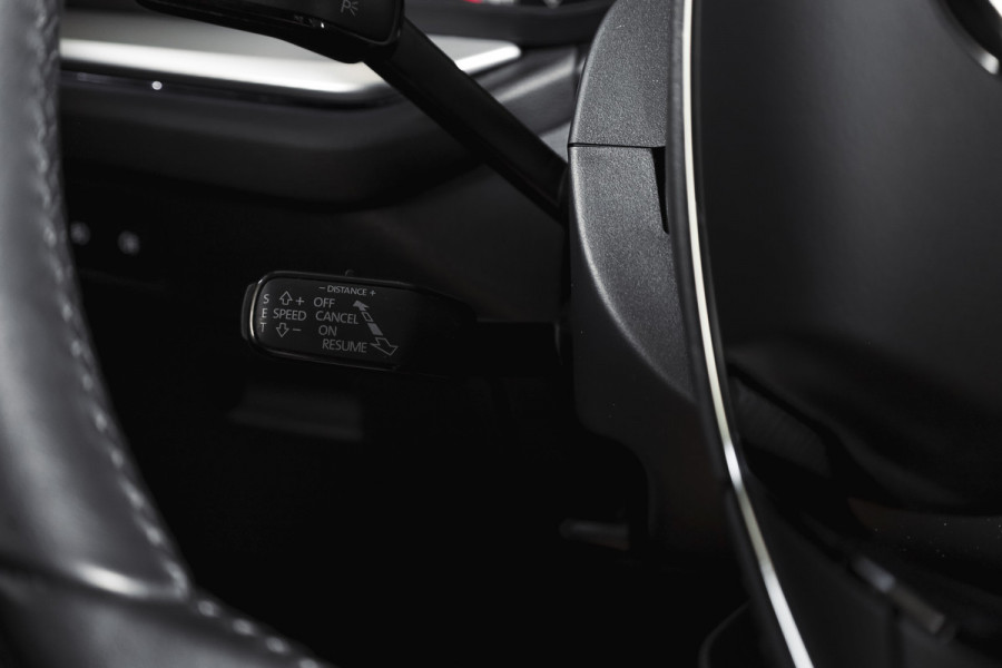 Škoda Octavia Combi 1.4 TSI iV PHEV Business Edition Plus | Org. NL | Afn. Trekhaak | Apple CarPlay | ACC | Navi | Stoel- & Stuurverwarming | PDC V+A | Camera | 18" |