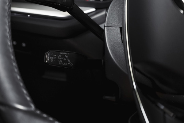 Škoda Octavia Combi 1.4 TSI iV PHEV Business Edition Plus | Org. NL | Afn. Trekhaak | Apple CarPlay | ACC | Navi | Stoel- & Stuurverwarming | PDC V+A | Camera | 18" |