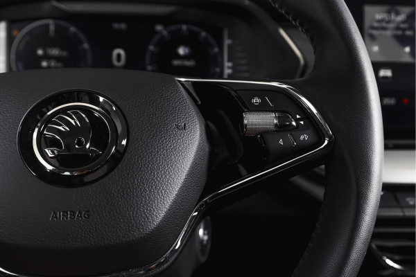 Škoda Octavia Combi 1.4 TSI iV PHEV Business Edition Plus | Org. NL | Afn. Trekhaak | Apple CarPlay | ACC | Navi | Stoel- & Stuurverwarming | PDC V+A | Camera | 18" |