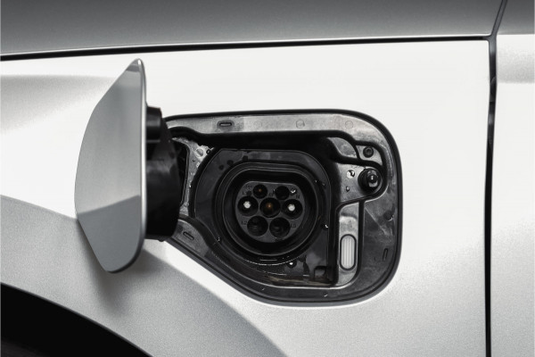 Škoda Octavia Combi 1.4 TSI iV PHEV Business Edition Plus | Org. NL | Afn. Trekhaak | Apple CarPlay | ACC | Navi | Stoel- & Stuurverwarming | PDC V+A | Camera | 18" |