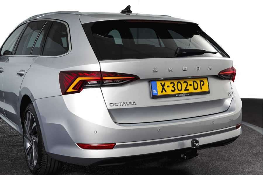 Škoda Octavia Combi 1.4 TSI iV PHEV Business Edition Plus | Org. NL | Afn. Trekhaak | Apple CarPlay | ACC | Navi | Stoel- & Stuurverwarming | PDC V+A | Camera | 18" |