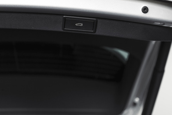 Škoda Octavia Combi 1.4 TSI iV PHEV Business Edition Plus | Org. NL | Afn. Trekhaak | Apple CarPlay | ACC | Navi | Stoel- & Stuurverwarming | PDC V+A | Camera | 18" |