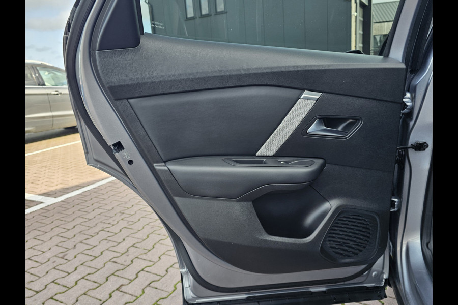 Citroën C4 1.2 Puretech Shine | Automaat | LED | Trekhaak | HUD | Camera | PDC | App-connect | Keyless |