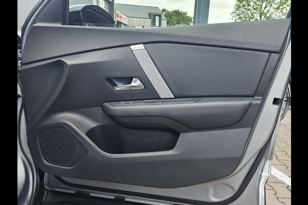 Citroën C4 1.2 Puretech Shine | Automaat | LED | Trekhaak | HUD | Camera | PDC | App-connect | Keyless |