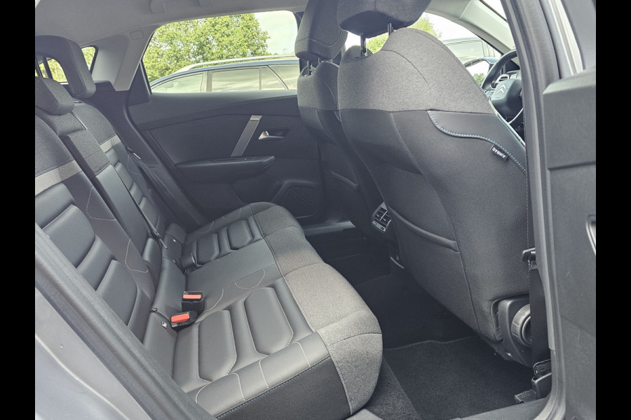 Citroën C4 1.2 Puretech Shine | Automaat | LED | Trekhaak | HUD | Camera | PDC | App-connect | Keyless |