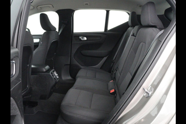 Volvo XC40 1.5 T2 Business Pro | 1e eigenaar | Trekhaak | Carplay | Navigatie | Adaptive cruise | Side Assist | Full LED | Climate control | Keyless | Parkeerhulp | Bluetooth | 19'' lichtmetalen velgen