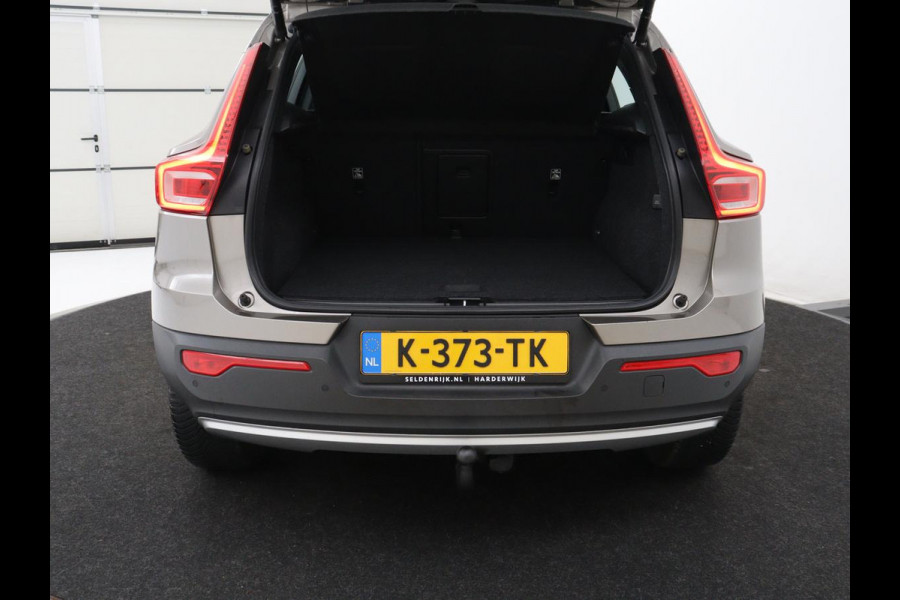 Volvo XC40 1.5 T2 Business Pro | 1e eigenaar | Trekhaak | Carplay | Navigatie | Adaptive cruise | Side Assist | Full LED | Climate control | Keyless | Parkeerhulp | Bluetooth | 19'' lichtmetalen velgen
