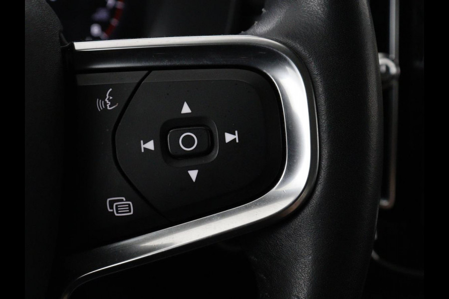 Volvo XC40 1.5 T2 Business Pro | 1e eigenaar | Trekhaak | Carplay | Navigatie | Adaptive cruise | Side Assist | Full LED | Climate control | Keyless | Parkeerhulp | Bluetooth | 19'' lichtmetalen velgen