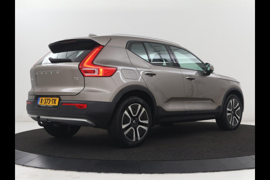 Volvo XC40 1.5 T2 Business Pro | 1e eigenaar | Trekhaak | Carplay | Navigatie | Adaptive cruise | Side Assist | Full LED | Climate control | Keyless | Parkeerhulp | Bluetooth | 19'' lichtmetalen velgen