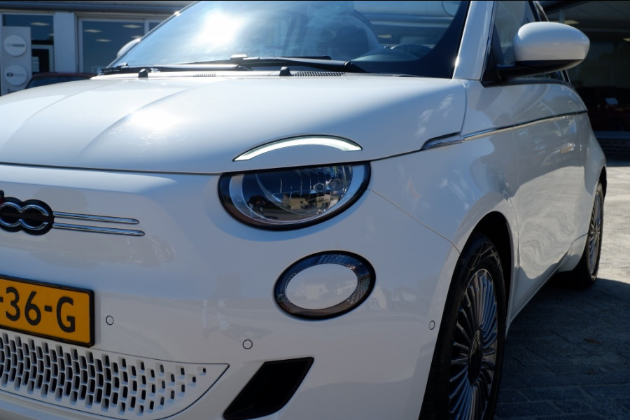 Fiat 500C 42 kWh ICON / INCL 12mnd BOVAG / Apple carplay / Camera / Stoelverwarming