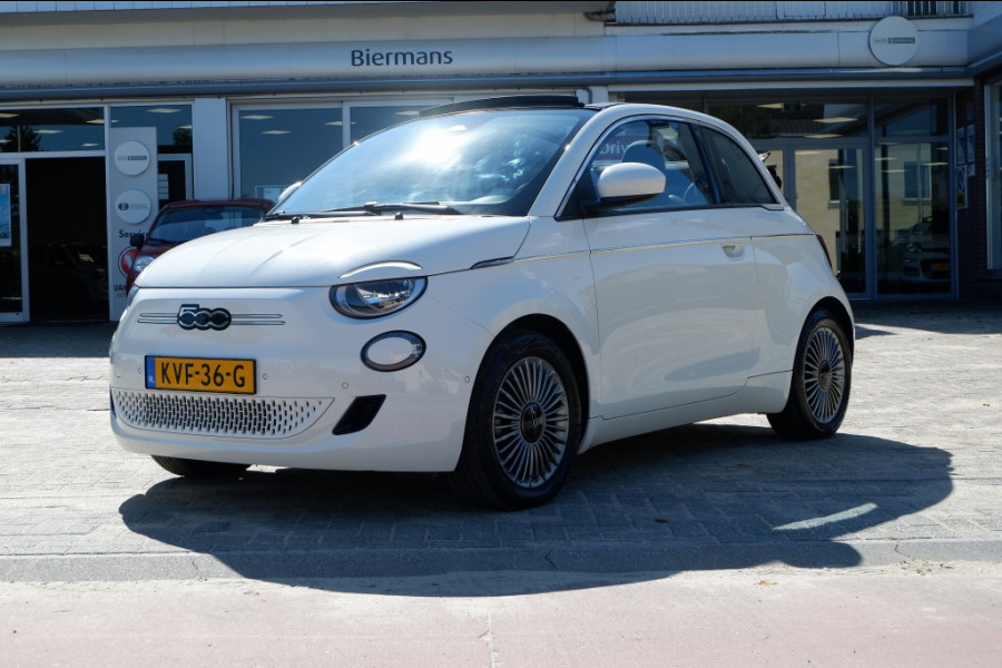 Fiat 500C 42 kWh ICON / INCL 12mnd BOVAG / Apple carplay / Camera / Stoelverwarming