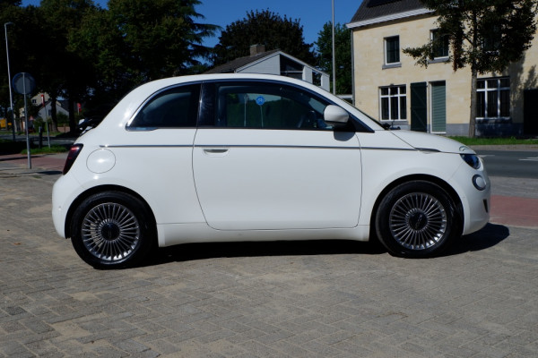 Fiat 500C 42 kWh ICON / INCL 12mnd BOVAG / Apple carplay / Camera / Stoelverwarming