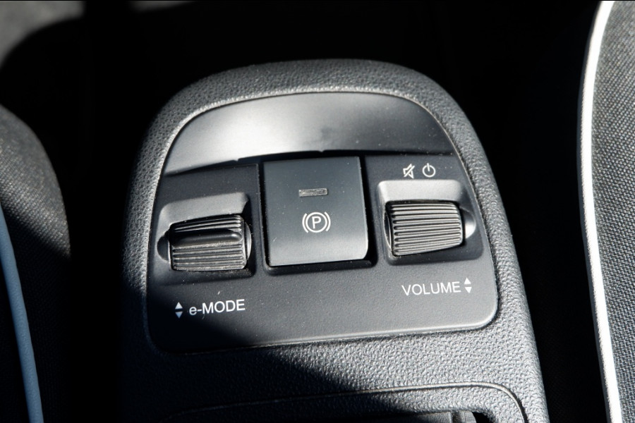 Fiat 500C 42 kWh ICON / INCL 12mnd BOVAG / Apple carplay / Camera / Stoelverwarming