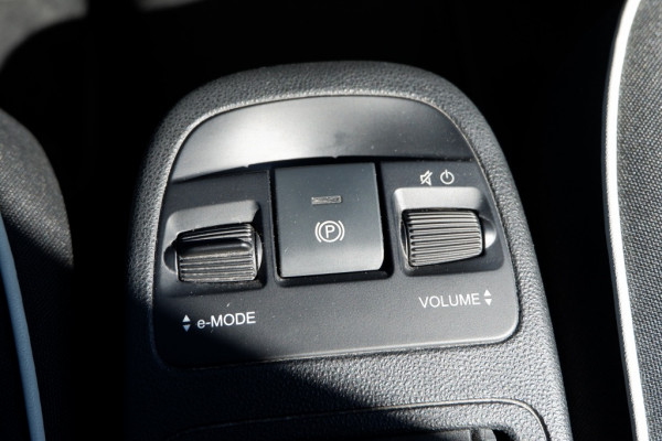 Fiat 500C 42 kWh ICON / INCL 12mnd BOVAG / Apple carplay / Camera / Stoelverwarming